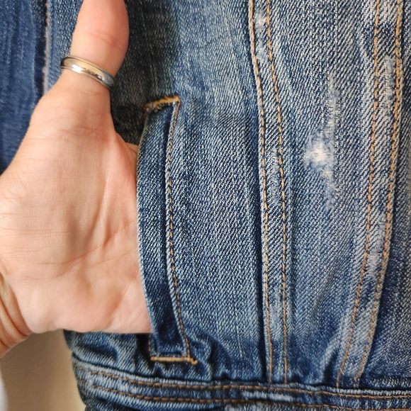 Junior's American Eagle Outfitters Distressed Jean Jacket Size M - Picture 3 of 7